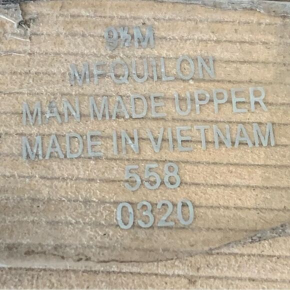 Marc Fisher Quilon Studded Heeled Sandal Women's Block T-Strap Black Size 9 1/2 - Picture 12 of 12